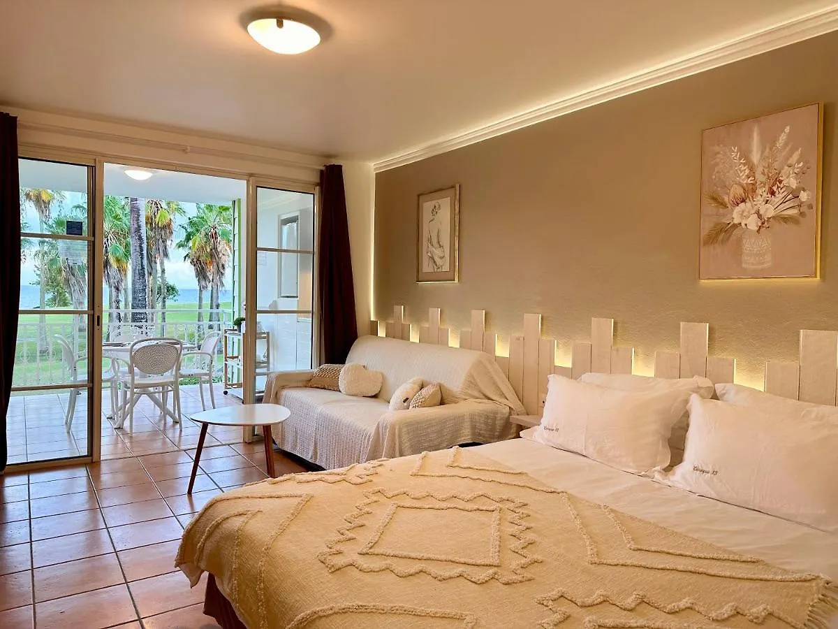 Appartement Curacao 13 Studio Vue Mer Proche Plage Dans Complexe Type Village Vacances Sainte-Luce Martinique